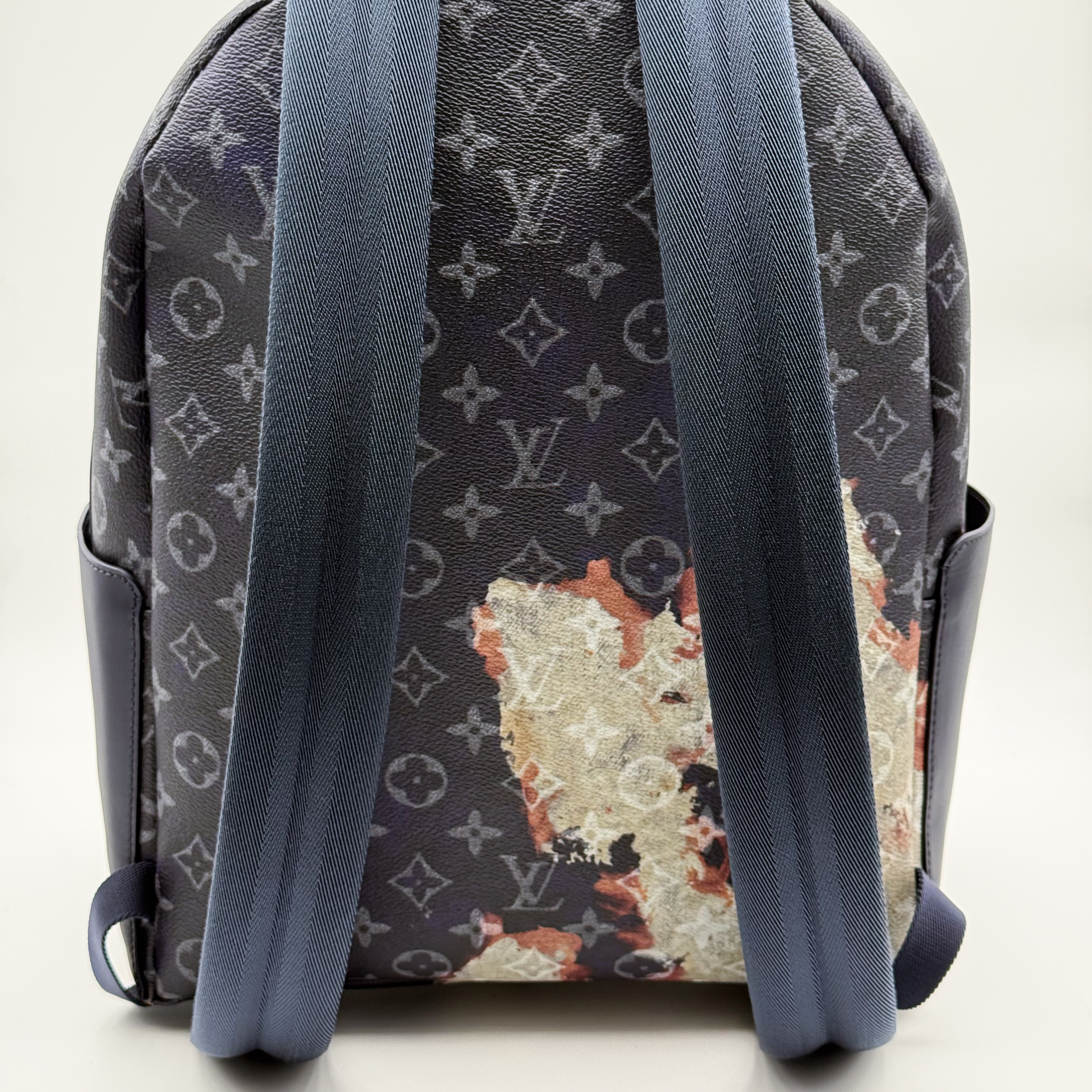 LV Zaino Discovery Monogram Bleach — foto 4